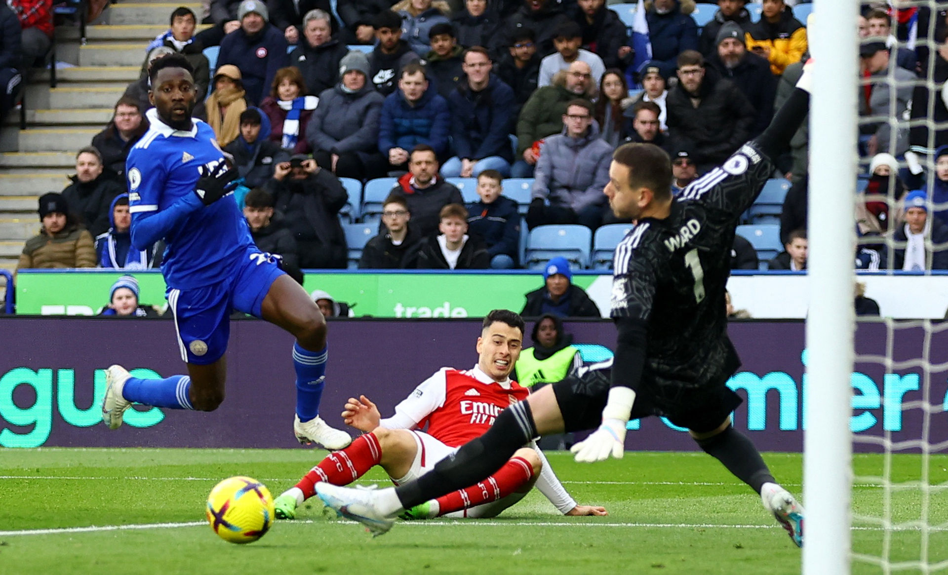 比赛以4 比赛以4